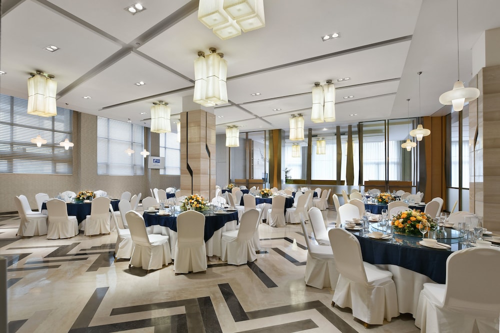 Holiday Inn Express Chengdu Huanhuaxi 45/67
