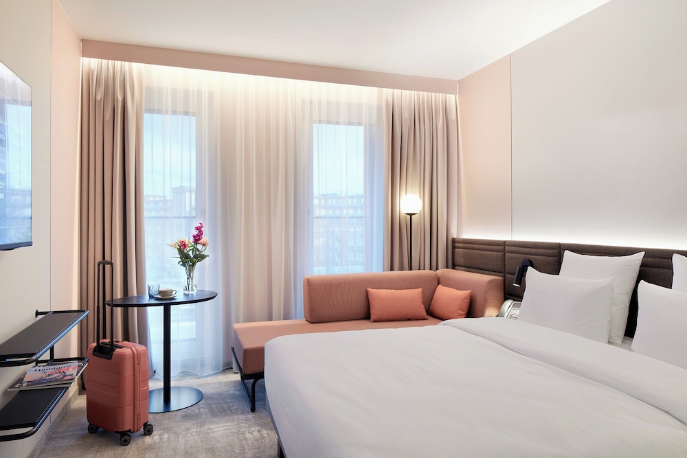 Novotel Hamburg Central Station 12/50