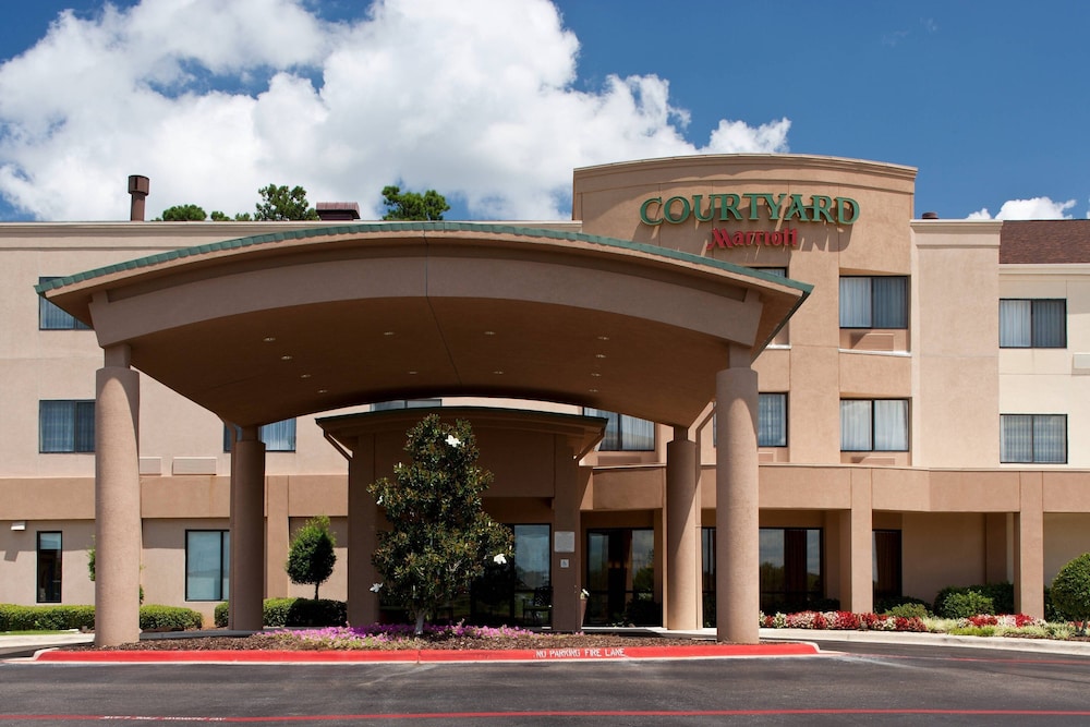 Courtyard Texarkana 5/56