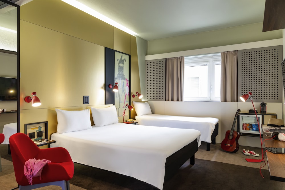Ibis Milano Centro 12/77