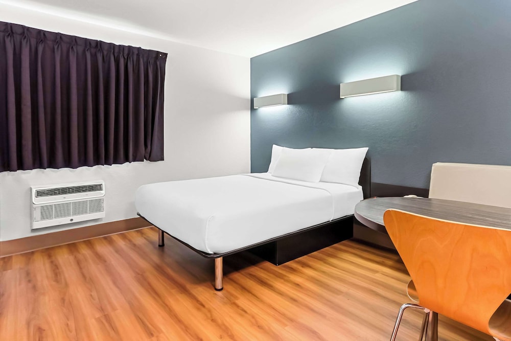 غرفة قياسية بسرير مزدوج لذوي الإعاقة، Econo Lodge Idaho Falls, ID 5/10