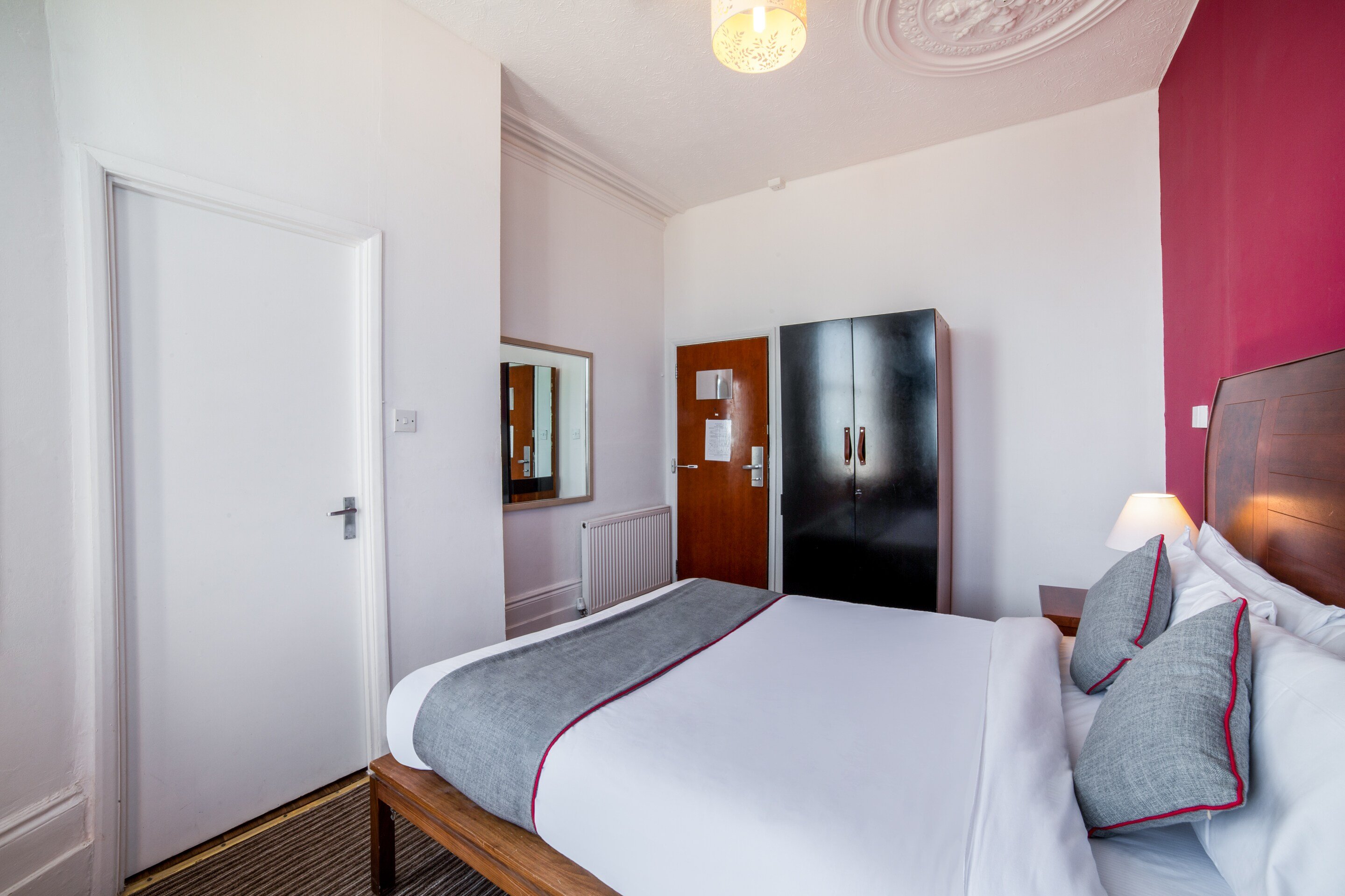 OYO The Strand Hotel 27/39
