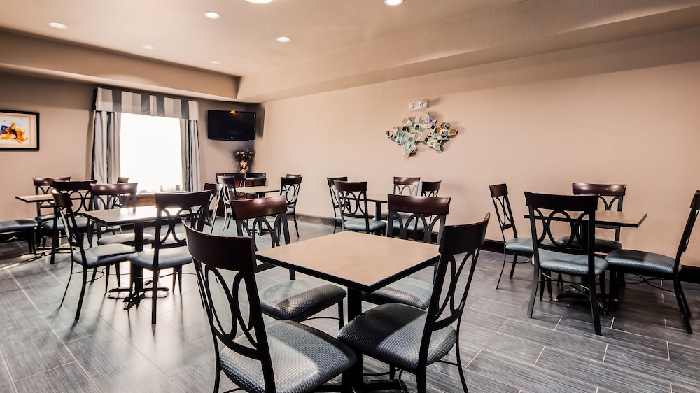 Best Western Plus Kenedy Inn 24/29