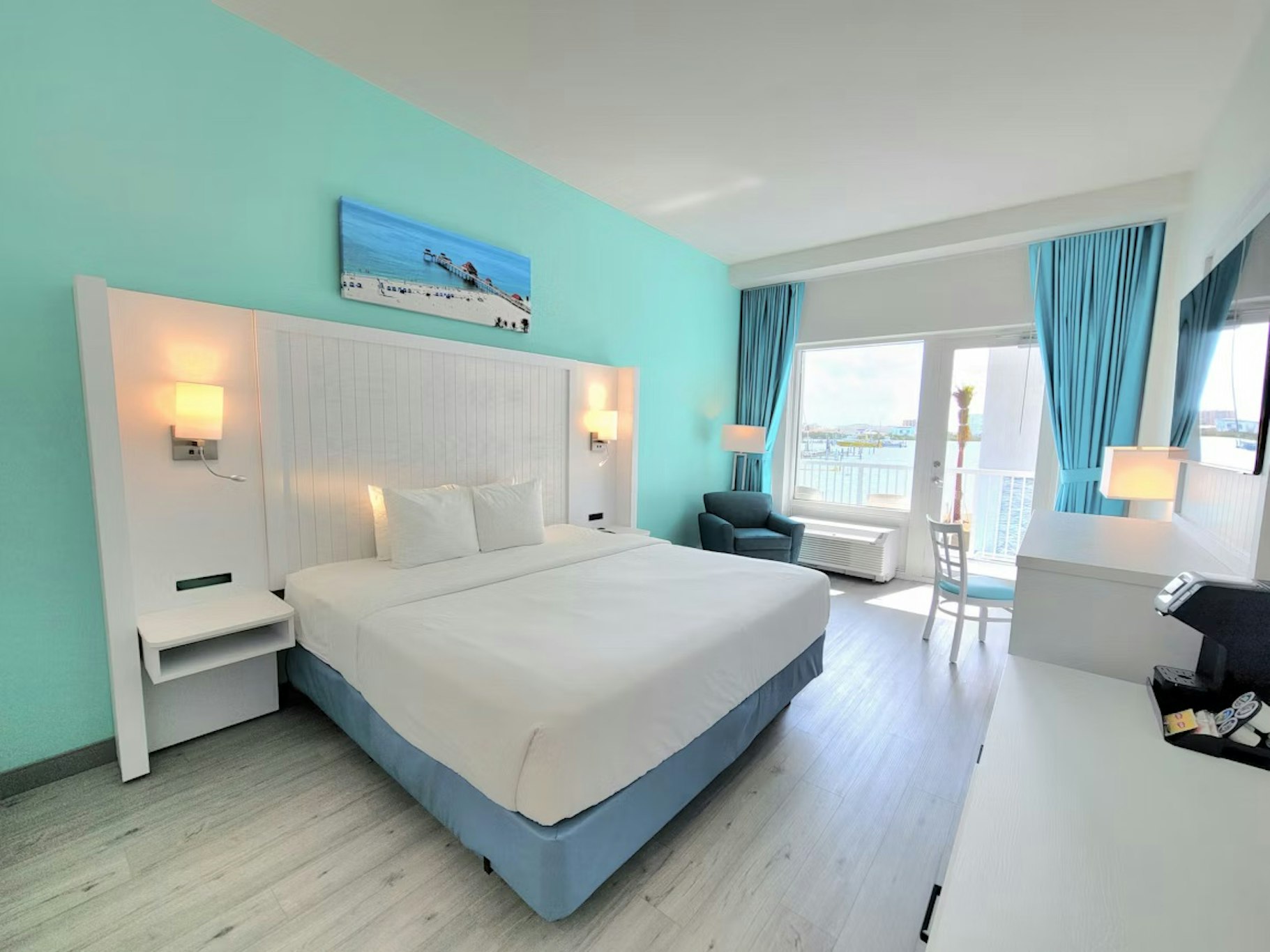 ChartHouse Clearwater Beach Marina Hotel 20/67