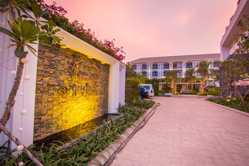 Damrei Angkor Hotel 8/74