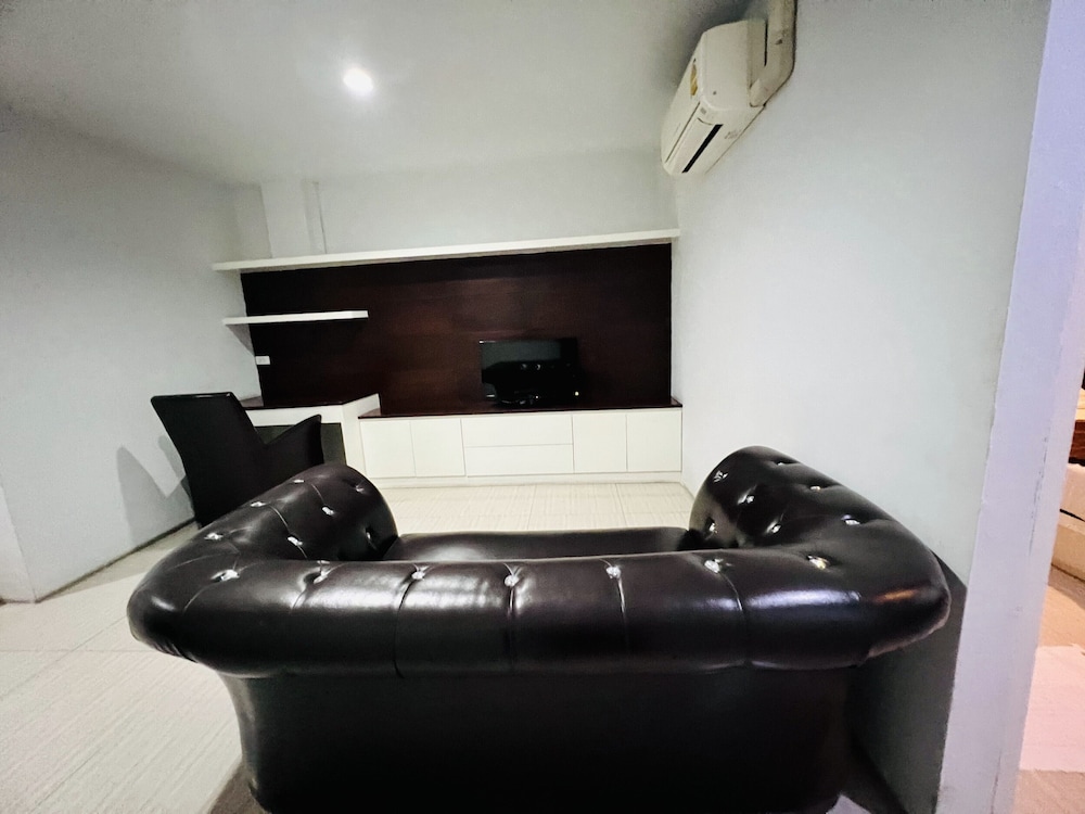 Inn Kham Apartment 32/47