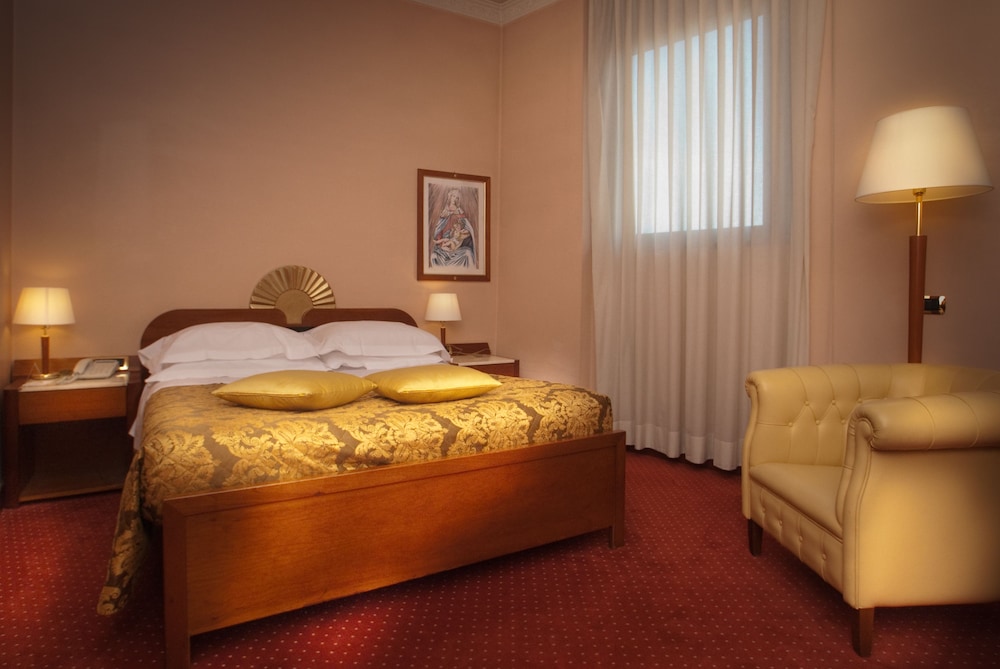 Roma Hotel 23/89