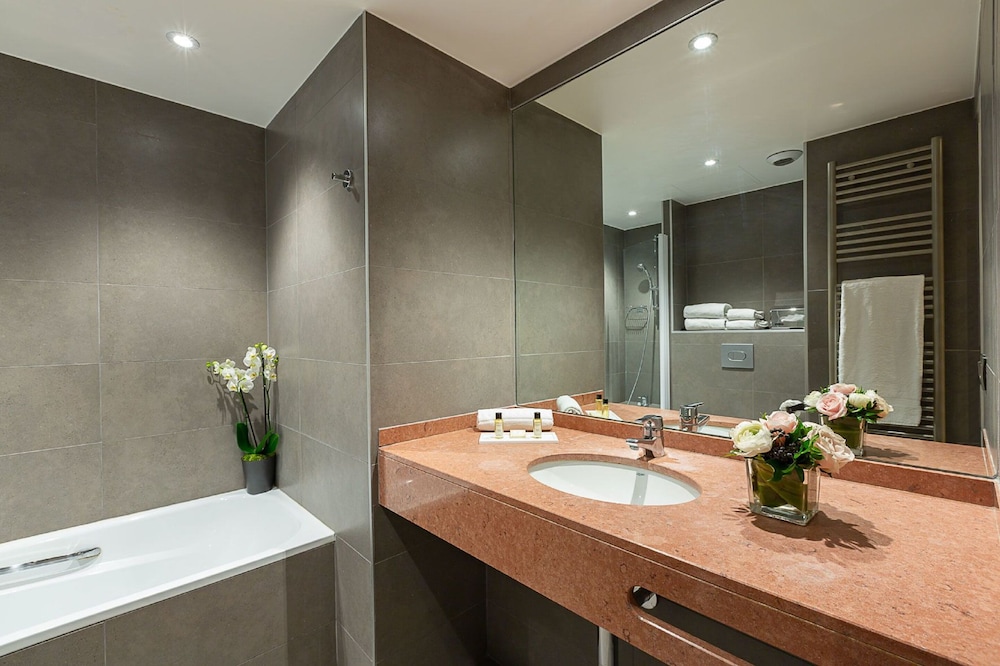 Hotel Montbriand Antony 41/44