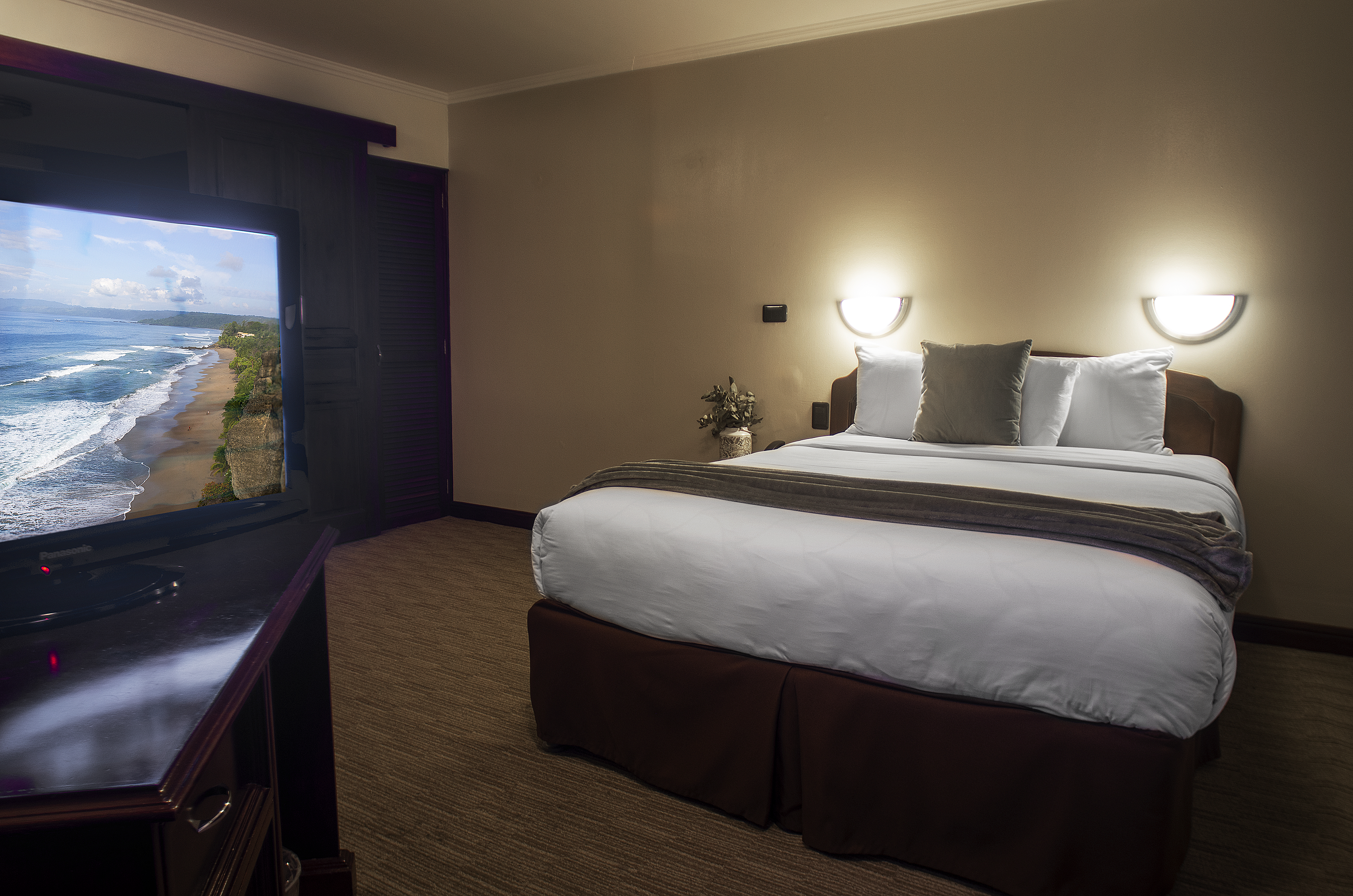 Superior, Queen Bed, Parque Del Lago Hotel 2/3