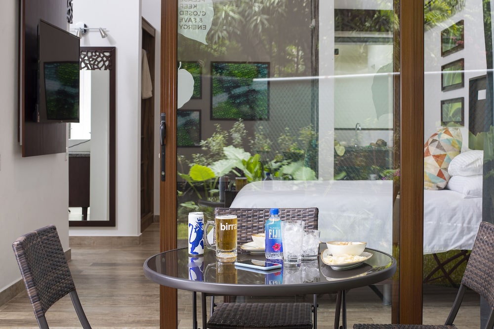 Pumilio Mountain Ocean Hotel 45/50