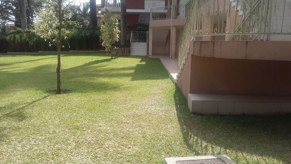 Lake Breeze House 36/37