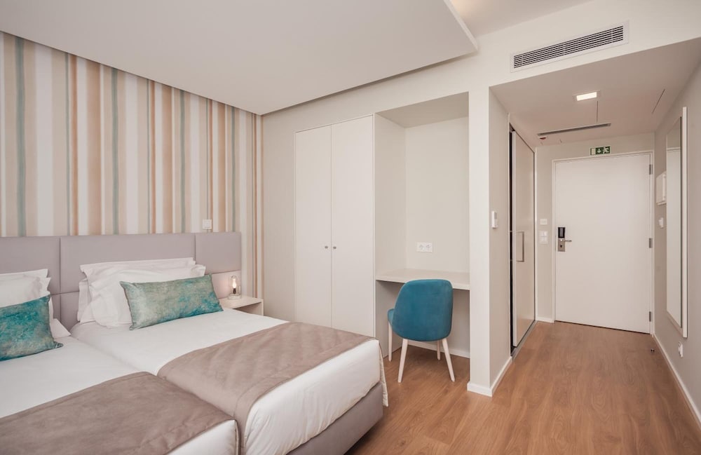 Essence Inn Marianos 27/67