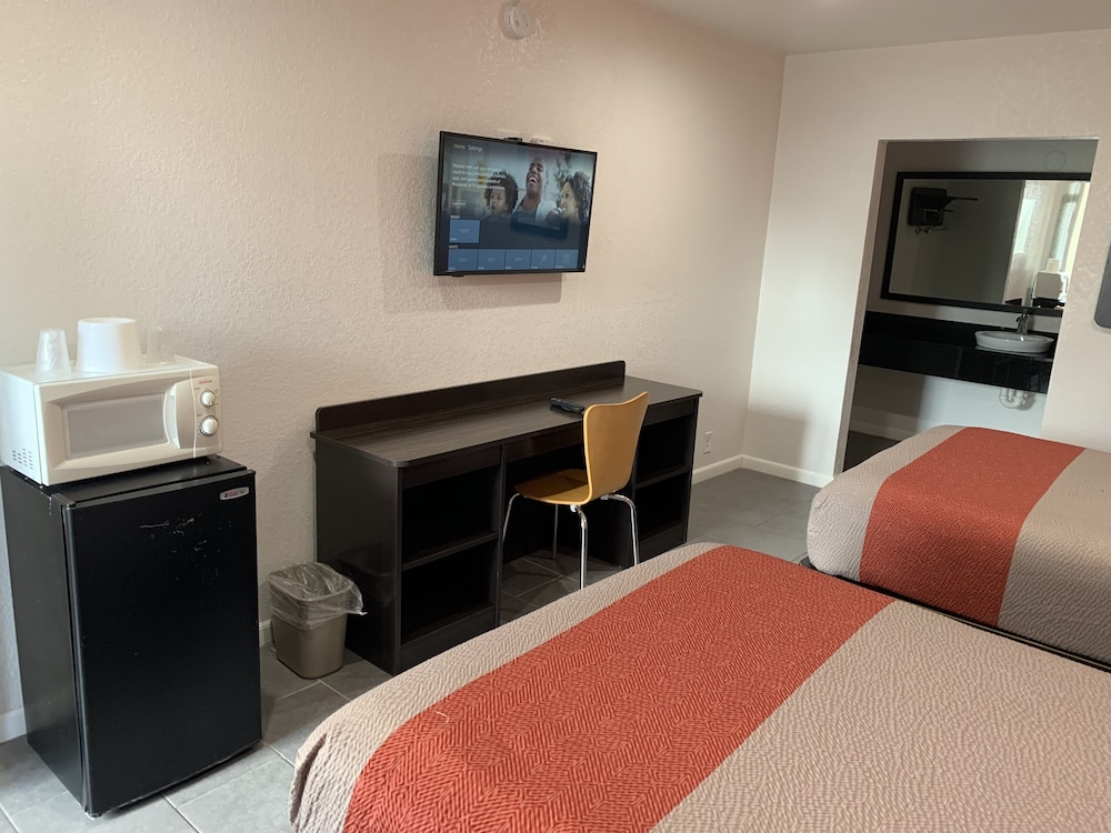 Motel6 Englewood, FL 62/64