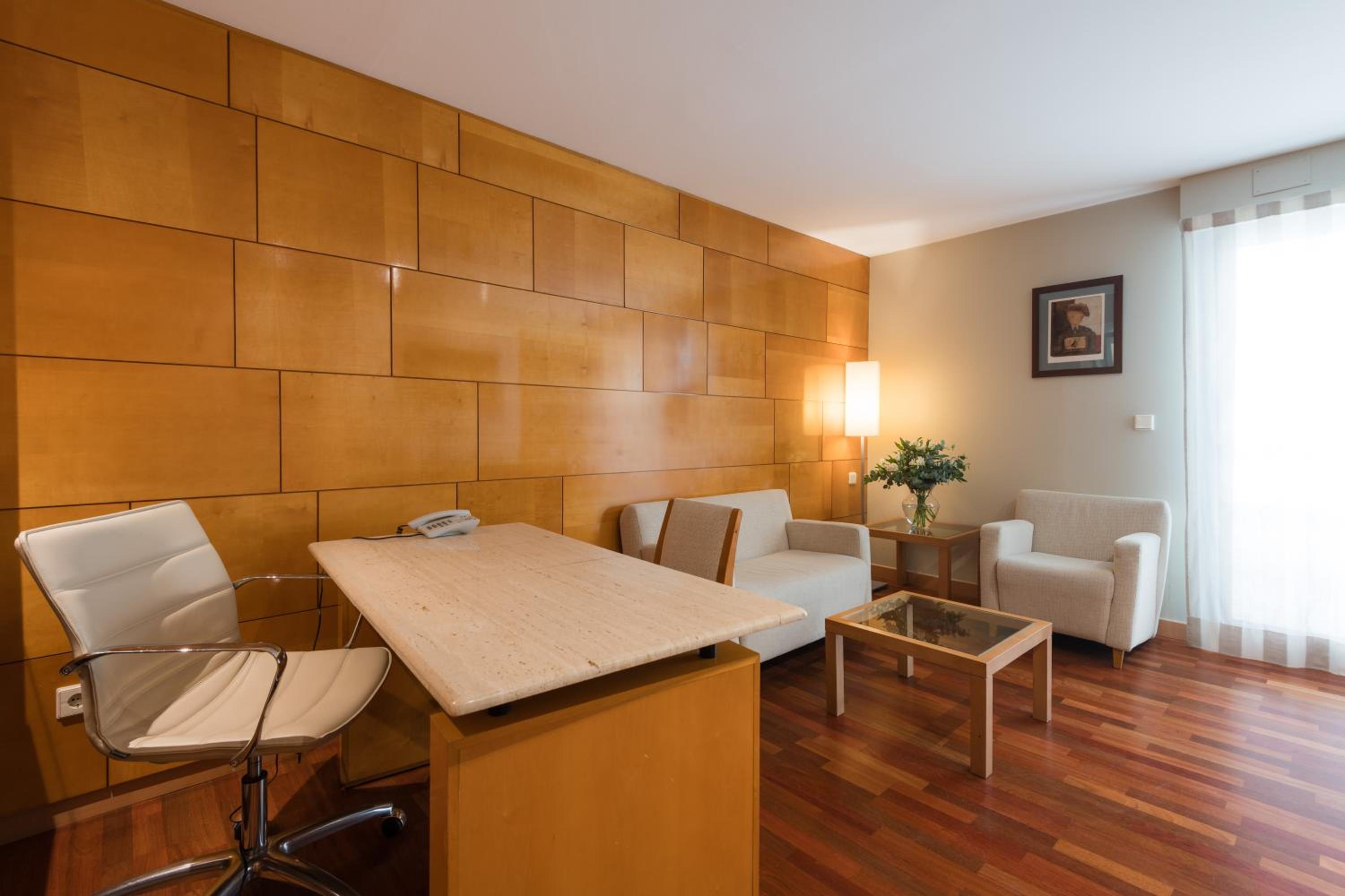 جناح جونيور، Hotel Ciudad de Valladolid 6/10
