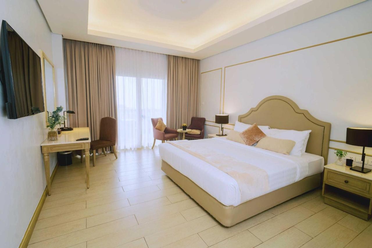 MCollection - Scenic Tagaytay Getaway with Taal Views 4/33