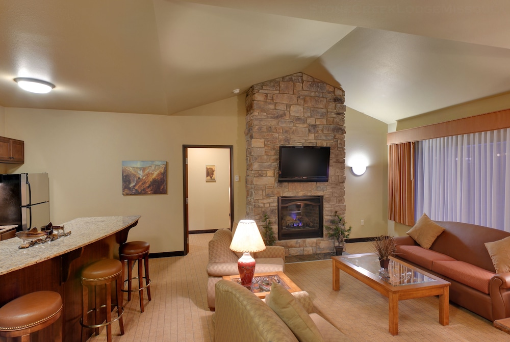StoneCreek Lodge 32/48