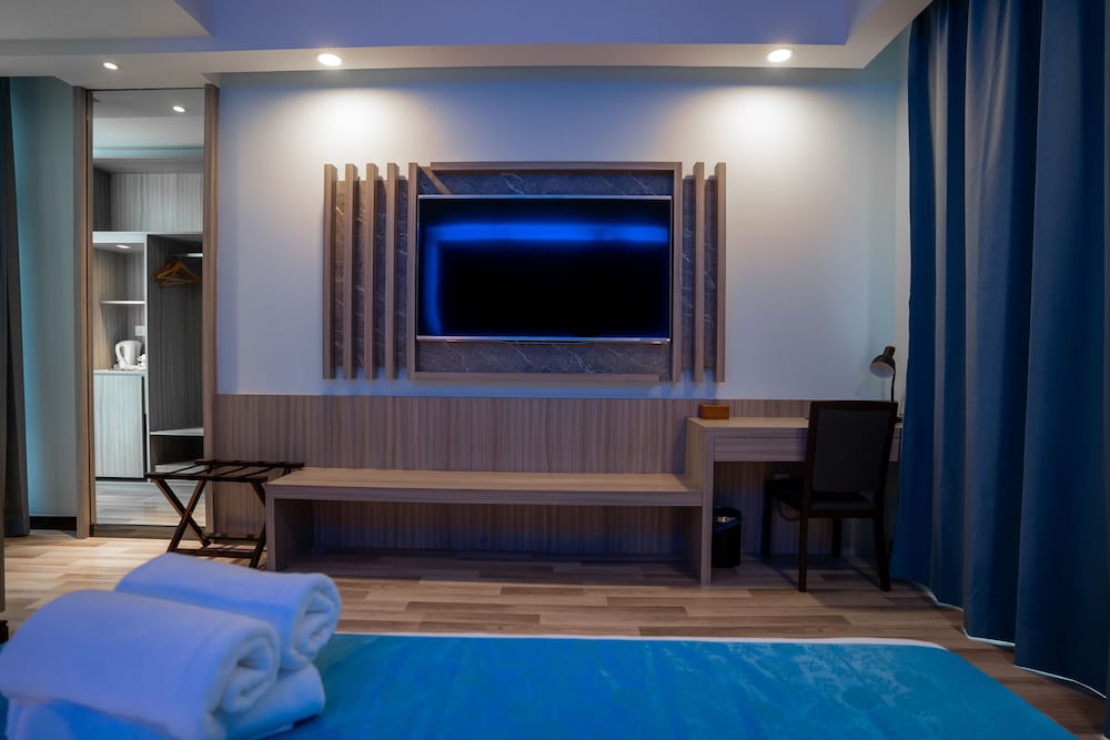 Hotel 17 38/65
