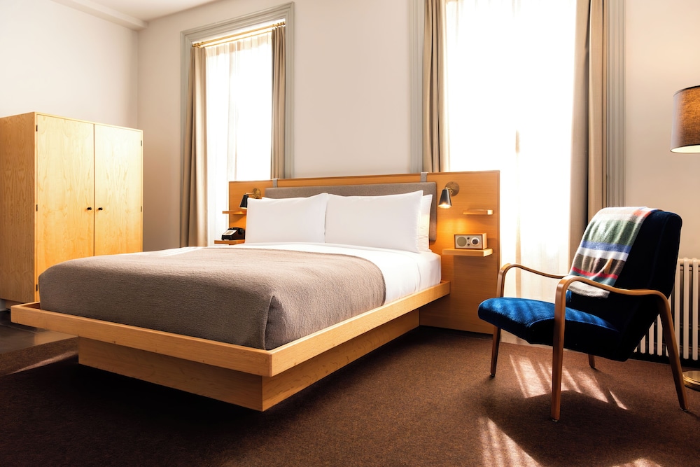 Grand, Pearl, King Bed