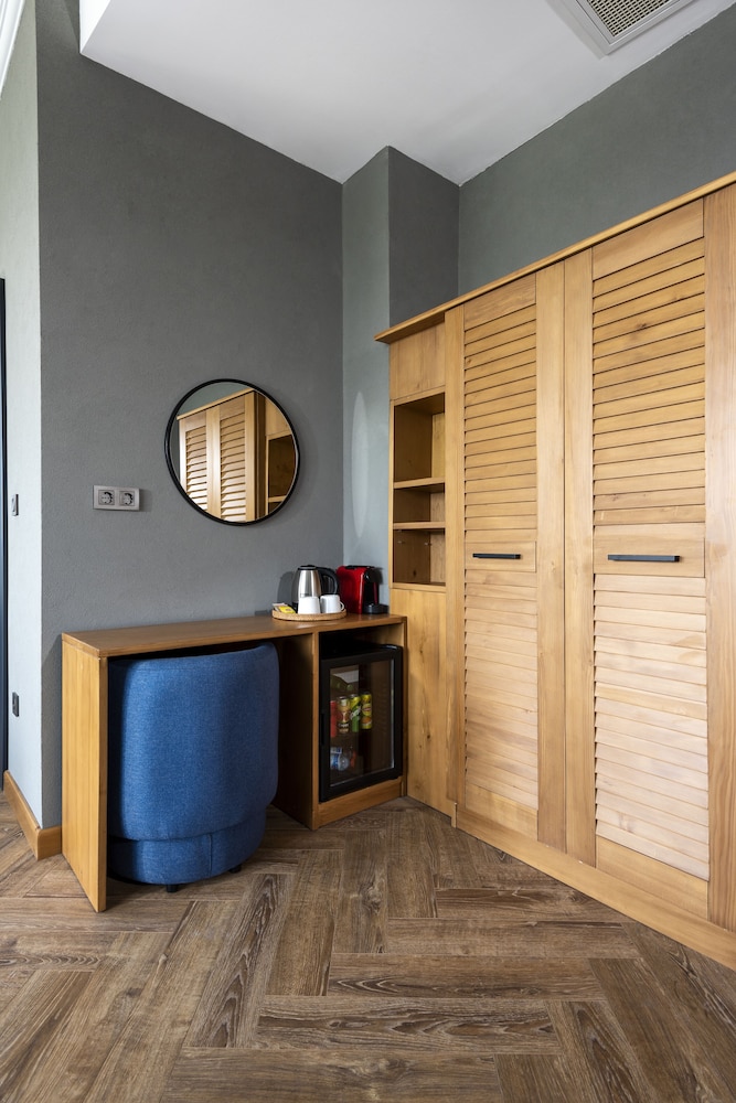 Petrion Hotel 7/50