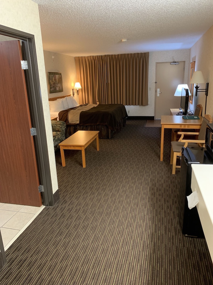 Kelly Inn & Suites Mitchell South Dakota 31/39