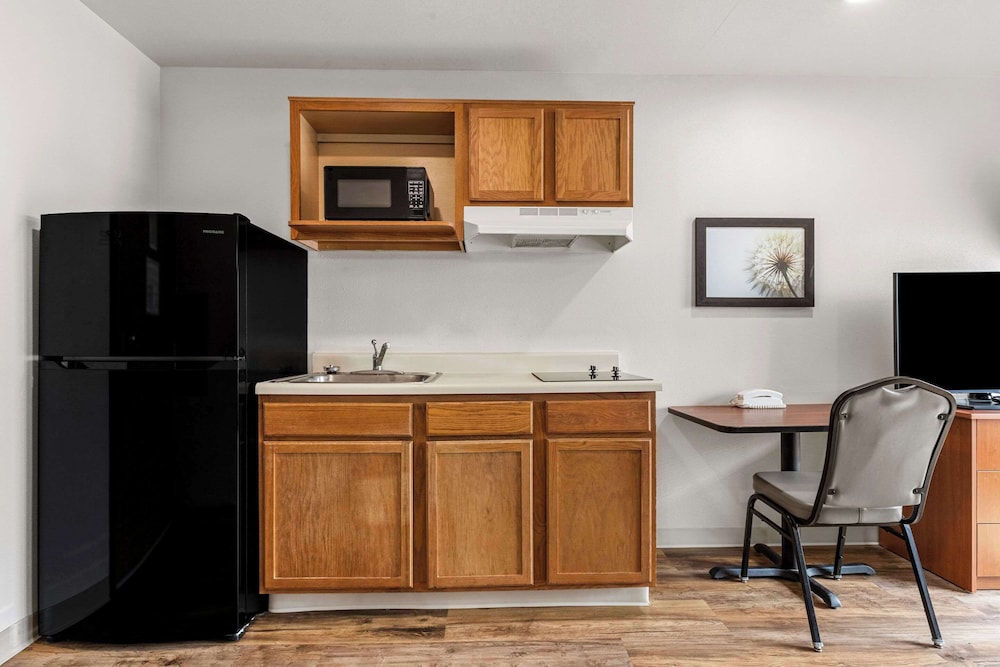 WoodSpring Suites Tulsa 30/39
