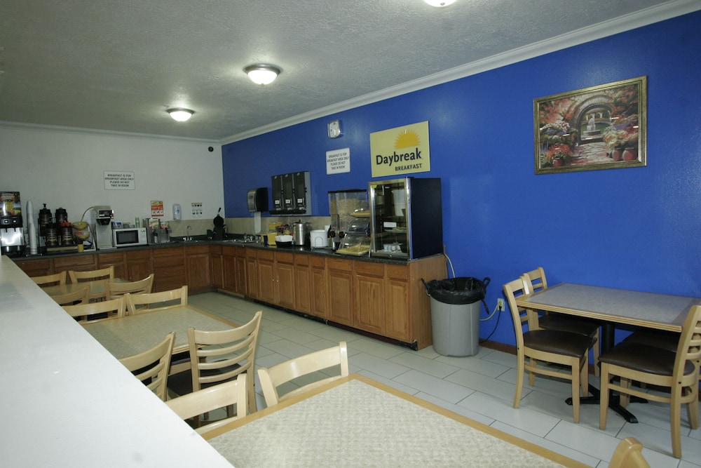 Days Inn By Wyndham Lehi 22/26