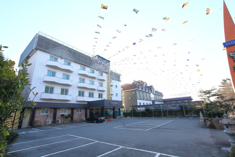 Valentine Hotel 41/47