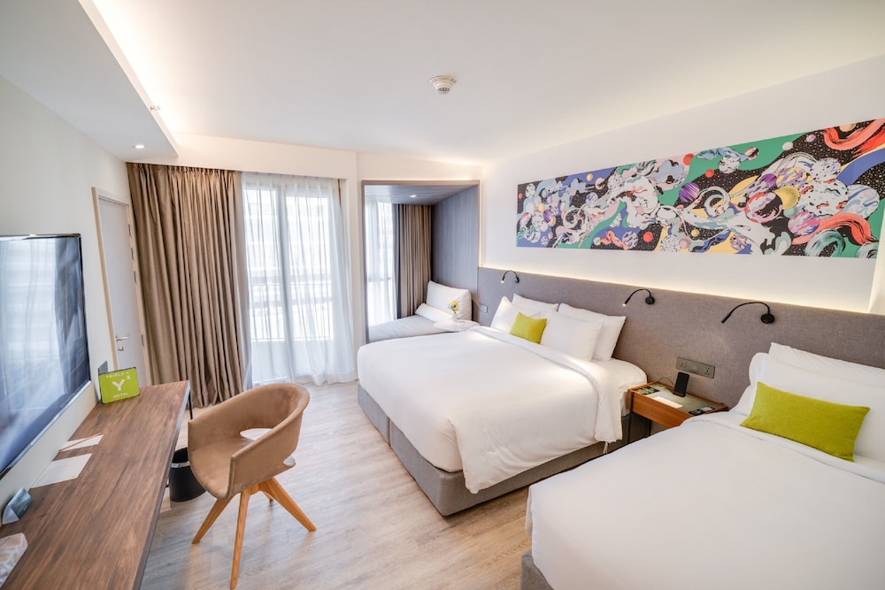 Triple Y Hotel 12/50