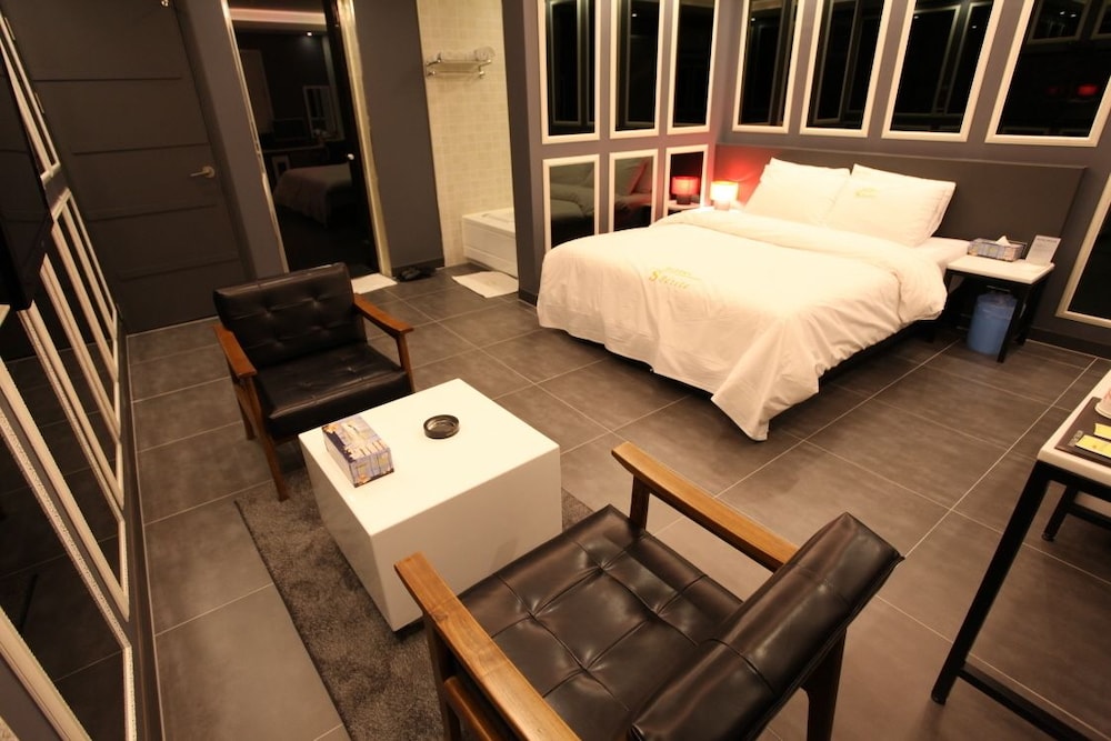 S-Petite Hotel 20/30