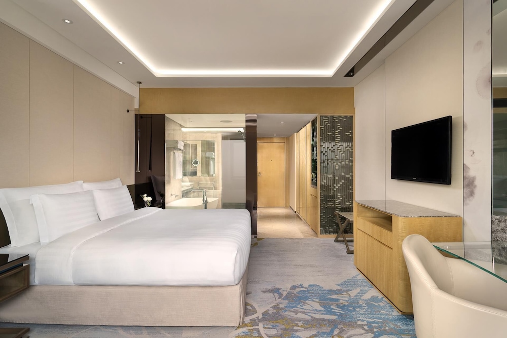 Deluxe, Single, King Bed, River View