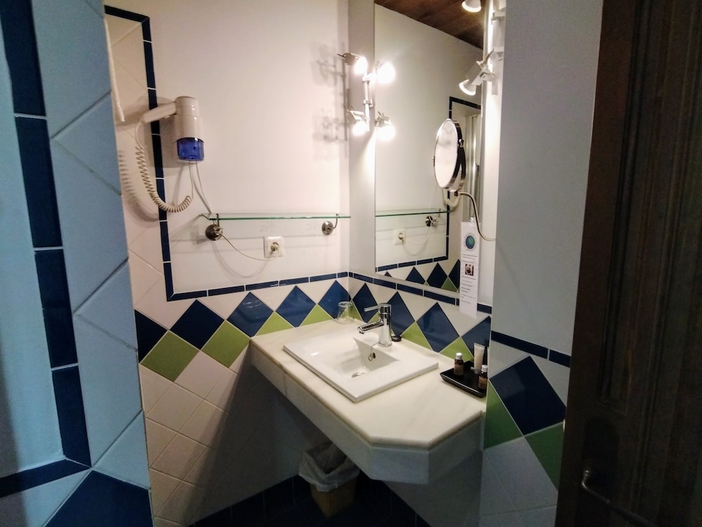 Apartamentos Alhambra 63/75