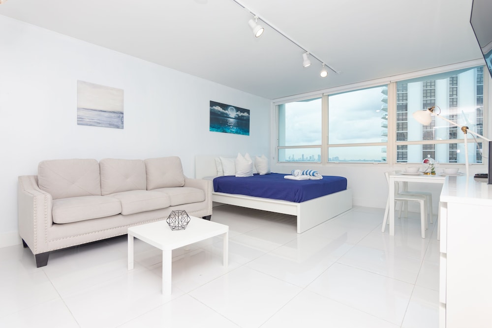 Girasole Apartments 35/50