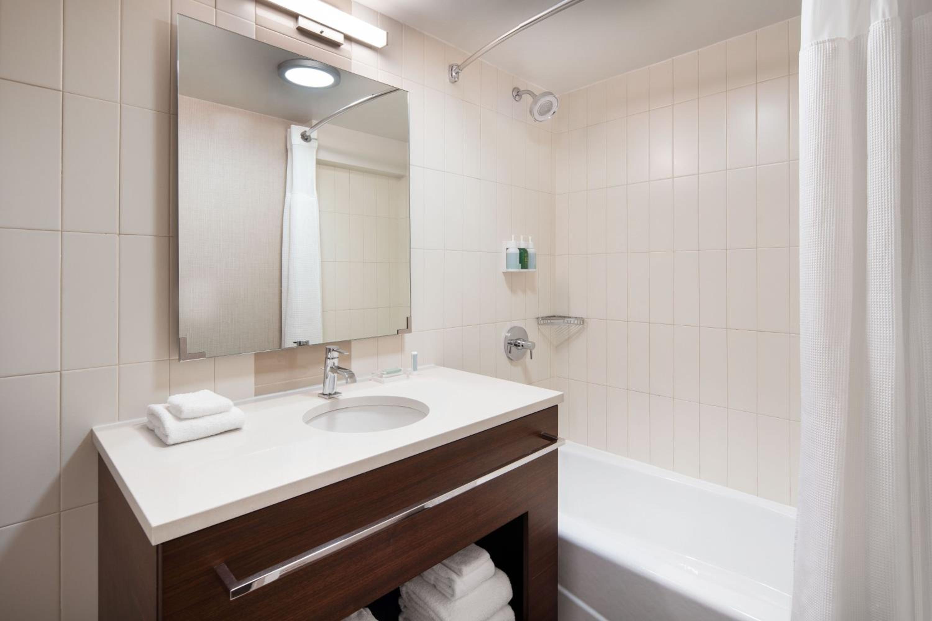 استوديو ديلوكس بسرير كينج، Residence Inn by Marriott New York Manhattan/ Midtown Eastside 7/9