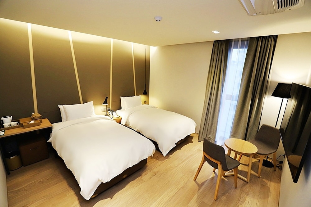 SUPERIOR, TWIN BEDS
