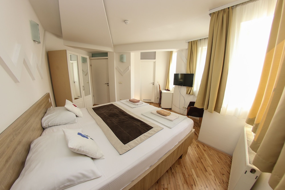 BASIC, DOUBLE BED