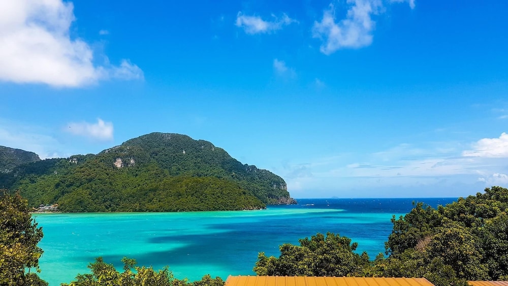 PHI PHI SEA SKY RESORT 60/66