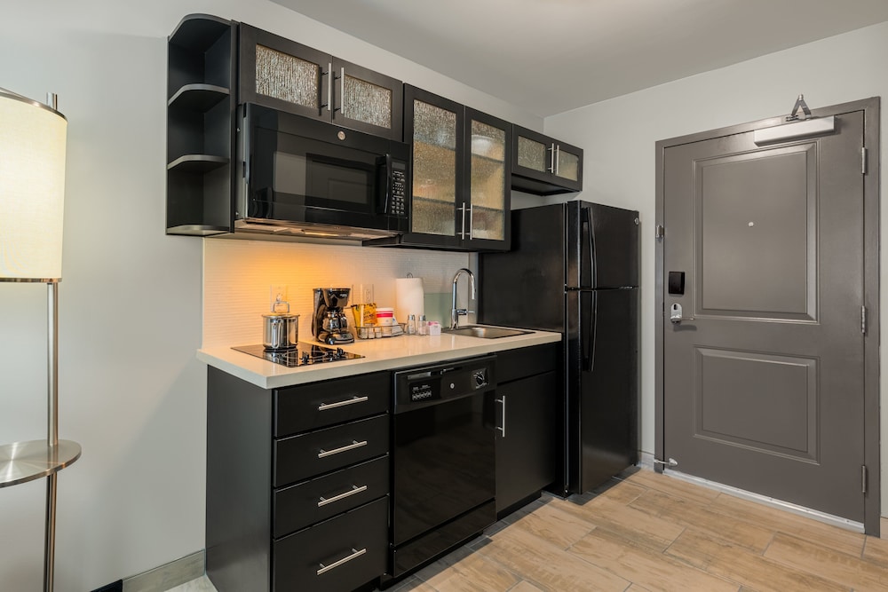 Candlewood Suites Cookeville 43/53