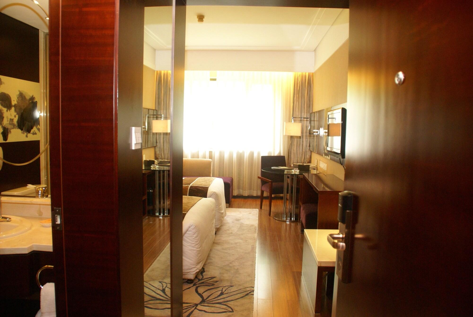 Madison Hotel Xi'an Qujiang International Convention Center TV Tower 6/8