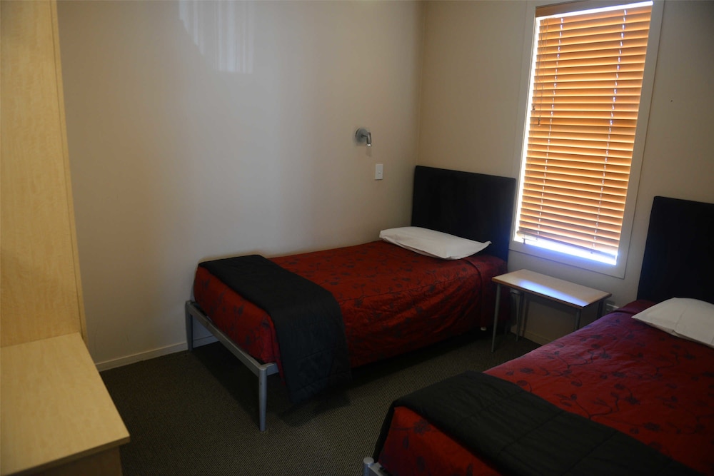 Victoria Court Motor Lodge 19/60
