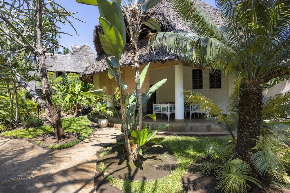 AESTUS VILLAS RESORT 40/50