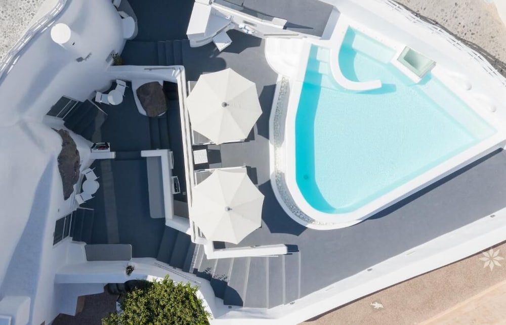 White Concept Caves - Adults Only 15/34