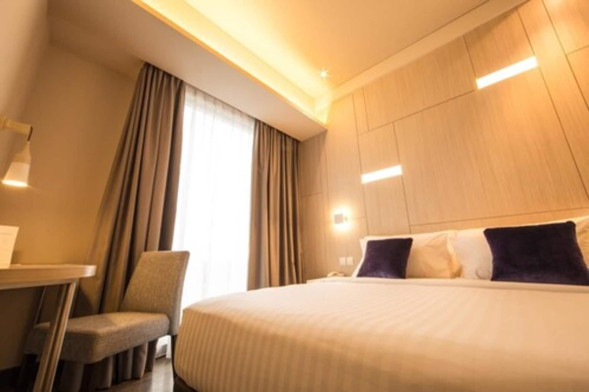 SUITE, DOUBLE BED