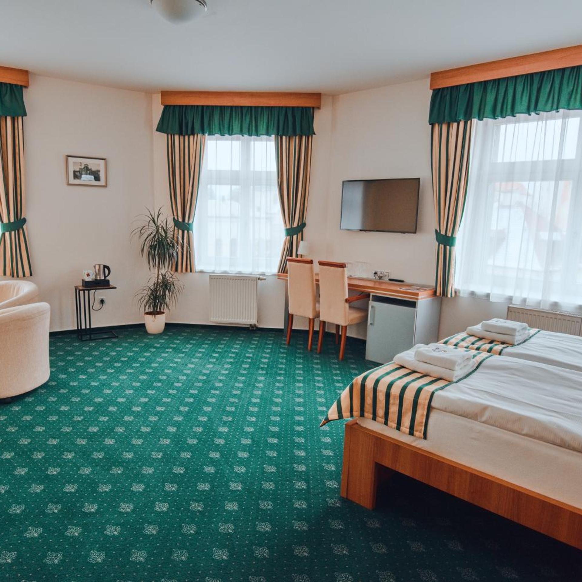 Hotel Grand 24/50