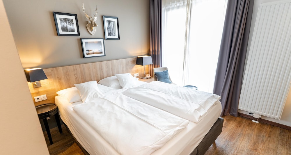 Plus, Comfort, Queen Bed