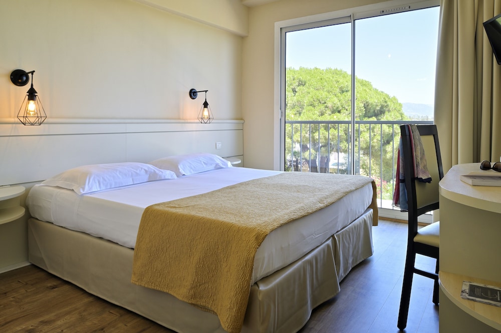 Hotel Restaurant Spa La Madrague 20/68