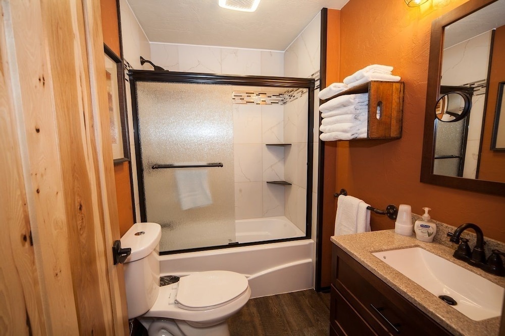 Log Cabin Lodge Suites 67/68