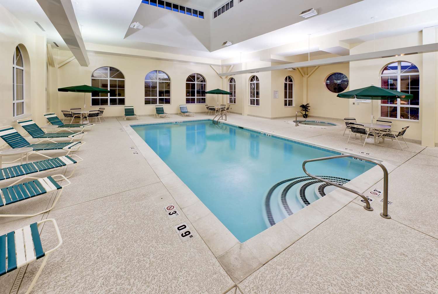 Hawthorn Suites By Wyndham Louisville East 10/25