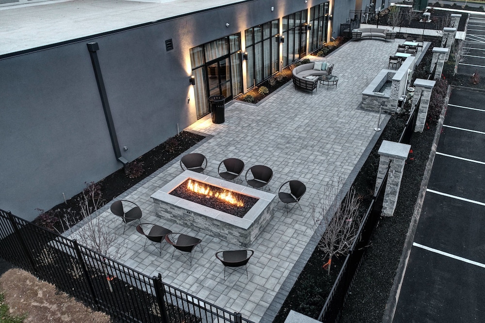 Courtyard Southington 34/34