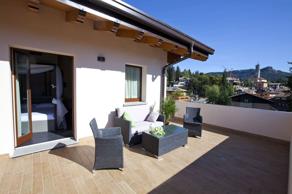 Harmony Suite Hotel 3/44