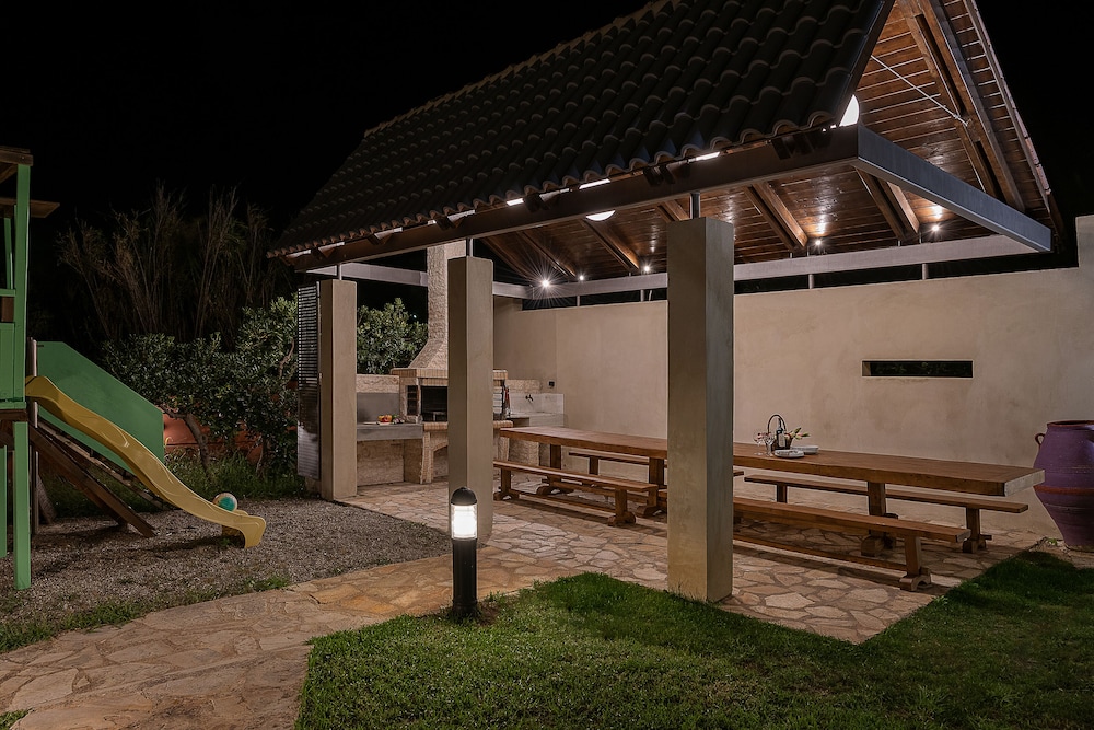 DAPHNIS VILLAS 36/60